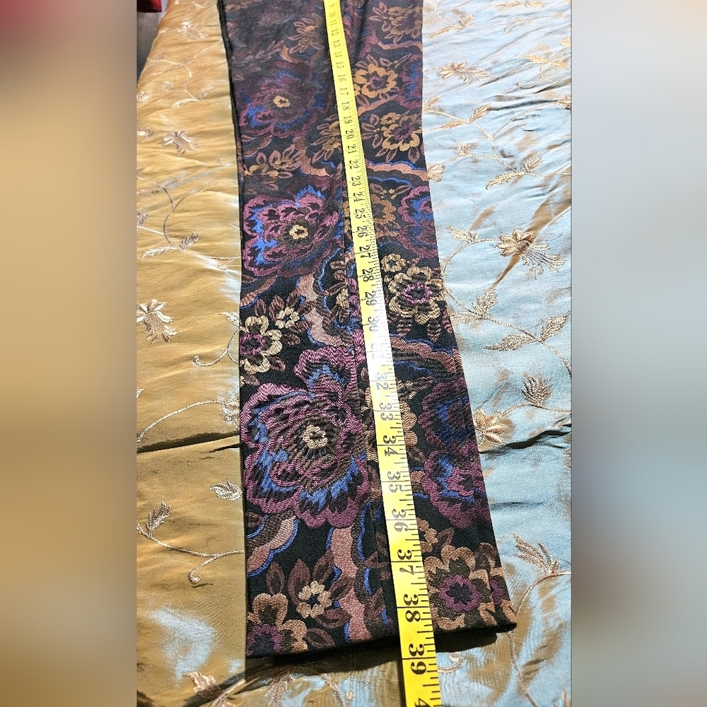Stylish Brocade Print Pants - Picture 11 of 13